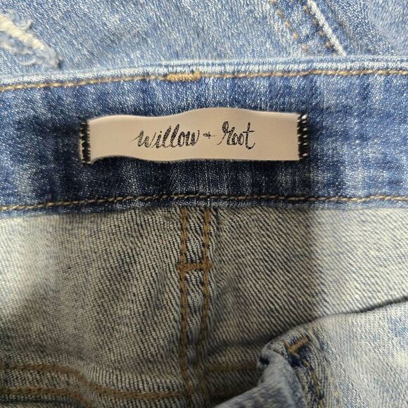 Willow & Root Buckle Distressed High Rise Ankle Straight Jean - Picture 4 of 6